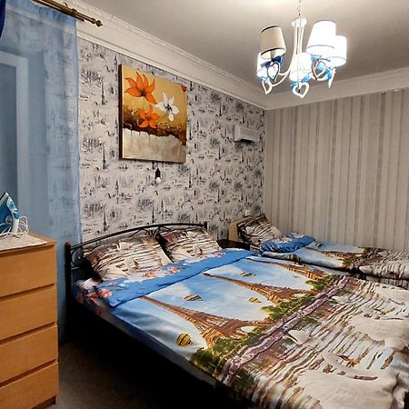 2 Bedroom Apartment Metro Vasilkovskaya Kyiv Exterior foto